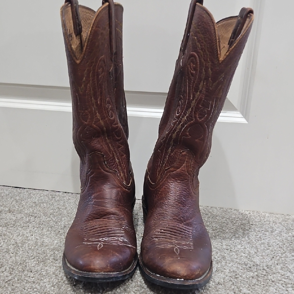 Lucchese Men's Brown Western Leather Cowboy Boots - Classic Stitch Detail - Picture 10 of 11